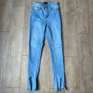 PrettyLittleThing - Women's - Light Wash Mid-Rise Skinny Jeans - Size 4